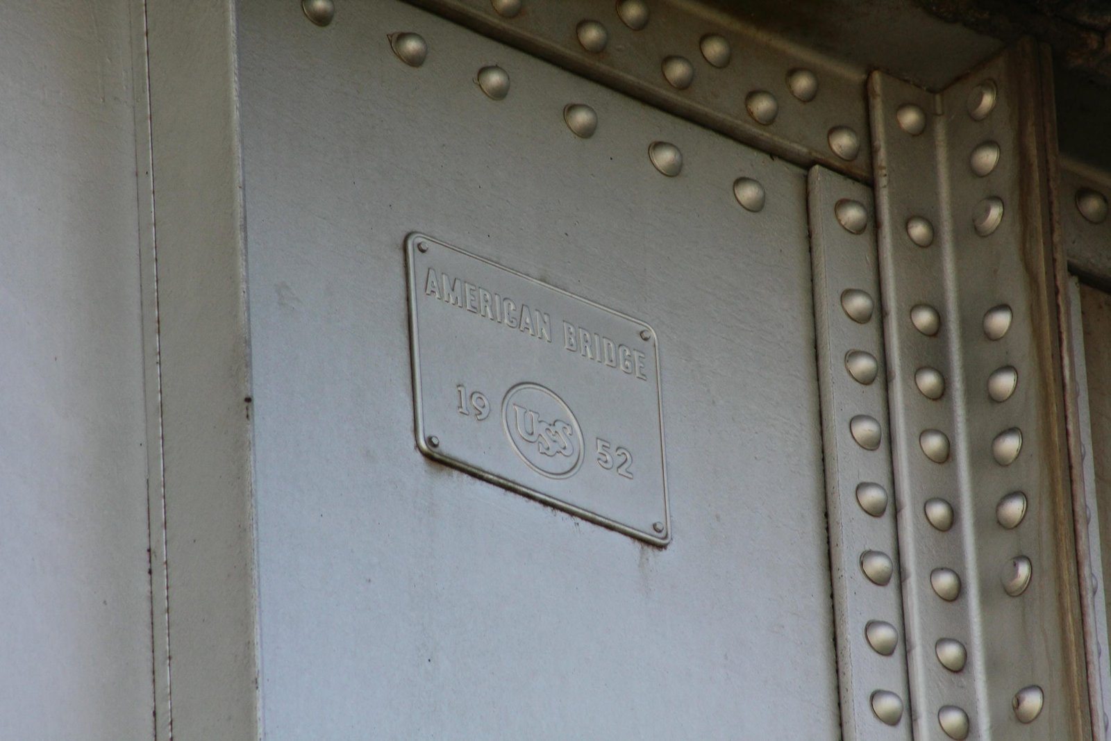 Plaque on main span